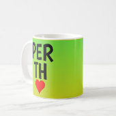 Liebe PERTH (oder Ihr Text) Herz auf grünem Gold Kaffeetasse (Vorderseite Links)