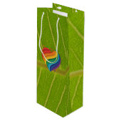 Liebe Rainbow Geschenktüte Für Weinflaschen (Vorderseite Schrägansicht)