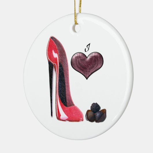 Liebe-roter Stilett-Schuh und Keramikornament (Links)
