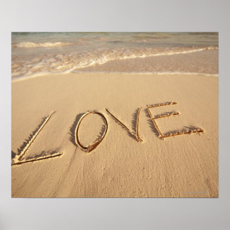 "Liebe" Sand am Strand mit ankommendem Poster