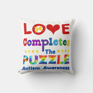 Liebe schließt das Puzzle ab Kissen