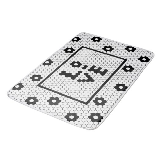 Liebe Schwarz-Weiß-Tile-Design Badematte (Schrägansicht)