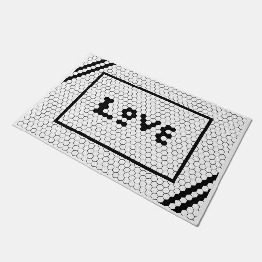 Liebe Schwarz-Weiß-Tile-Design Fußmatte (Schrägansicht)