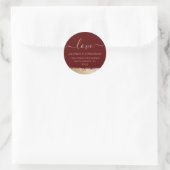 Liebe Script, Burgundy und Gold Foil Wedding Runder Aufkleber (Tasche)