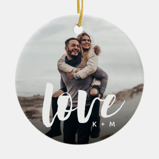 Liebe Script Overlay Personalisierte Paare Foto Keramik Ornament (Vorne)