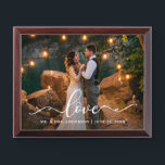 Liebe Script Wedding Foto Mr. und Mrs. Plaque Awardplakette<br><div class="desc">Liebe Elegant Script Mr. and Mrs Wedding Foto Plaque</div>