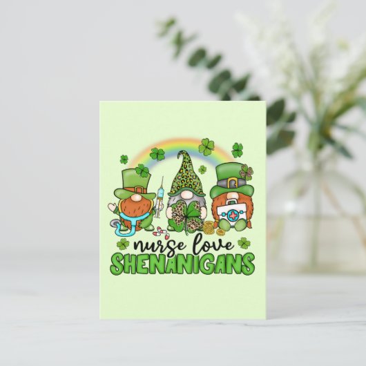 Liebe Shenanigans St. Patrick's Postkarte (Stehend Vorderseite)
