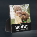 Liebe Sie Mommy Foto Familie Modernes Keepake Fotoplatte<br><div class="desc">Benutzen Sie ein beliebtes Foto, um einfach eine Keepsake-Plakette zu erstellen. In drei Textzeilen lasse man, die besondere Bindung im Foto auszudrücken. Diese berufliche Vorlage wird jedem Muttertier ein sentimentales Geschenk machen. Perfekte Größe für die Unterbringung auf einem Wohnzimmermantel oder einem Schreibtisch. Denken Sie an ein Weihnachtsgeschenk, den Valentinstag oder...</div>