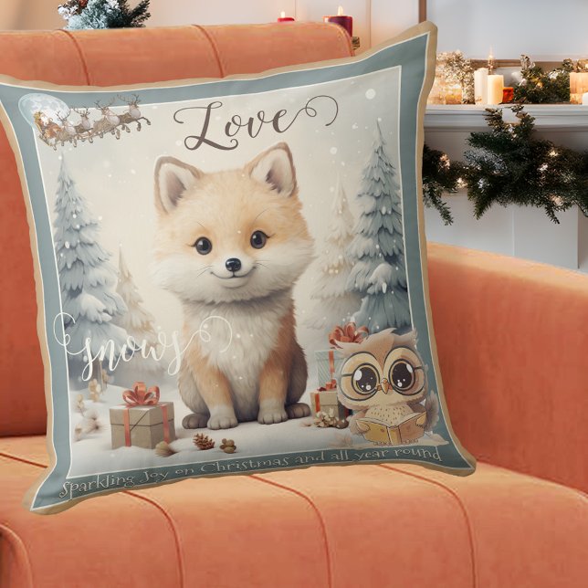 Liebe Snows Sweet Fox Weihnachten Kissen (Christmas pillow featuring a whimsical design with a fox in the snow, an owl and Santa with reindeer)