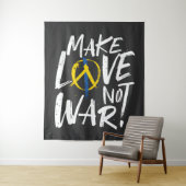 Liebe statt Kriegsunterstützung für die Ukraine Wandteppich (Beispiel)