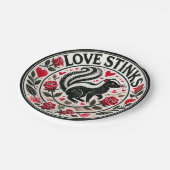 Liebe stinkt Skunks Valentinstag Pappteller (Schrägansicht)
