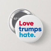 Liebe triumphiert Hass. Rundknopf Button (Vorne & Hinten)