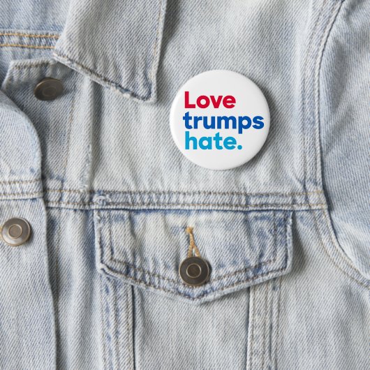Liebe triumphiert Hass. Rundknopf Button (Beispiel)