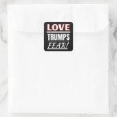Liebe Trumps Angst! Quadratischer Aufkleber (Tasche)