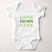 LIEBE TRUMPS HASEN BABY STRAMPLER (Vorderseite)