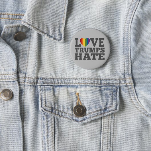 Liebe Trumps Hate - Anti Donald Trump Button (Beispiel)