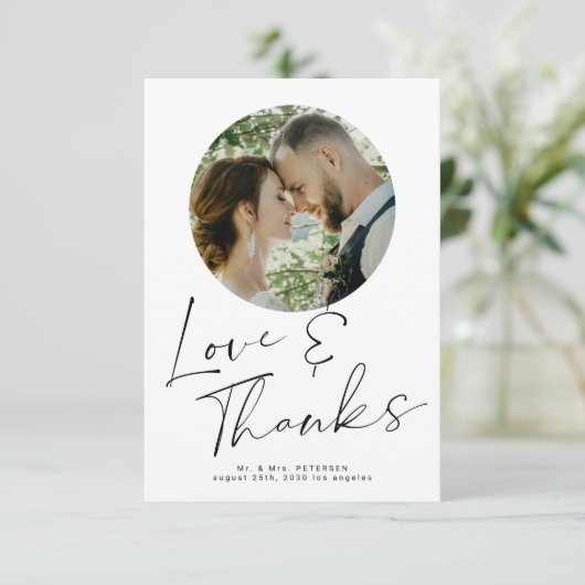 Liebe und Dank bedruckbar 2 Foto Hochzeit Einladung (Stehend Vorderseite)