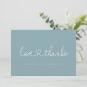 Liebe und Dank Minimal Script Herz Foto blau Dankeskarte (Stehend Vorderseite)
