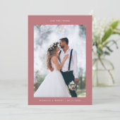 Liebe und Dank Minimalistischer Hochzeitsstimmung Dankeskarte (Stehend Vorderseite)