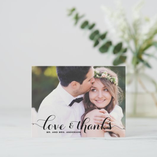 Liebe und Dank Whimsical Script Foto Hochzeit Postkarte (Stehend Vorderseite)
