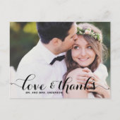 Liebe und Dank Whimsical Script Foto Hochzeit Postkarte (Vorderseite)