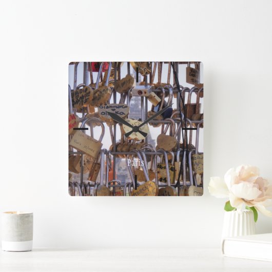 Liebe und Eiffelturm. Paris. Frankreich. Quadratische Wanduhr (Zuhause)