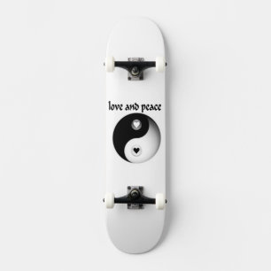Liebe und Frieden Skateboard
