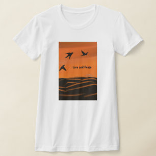 Liebe und Frieden T - Shirt der Frauen