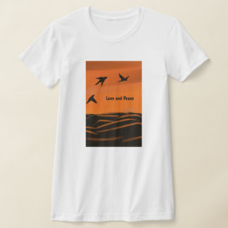 Liebe und Frieden T - Shirt der Frauen