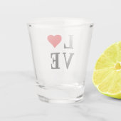 LIEBE und Herz Minimalistisch Elegant Schnapsglas (Rückseite)