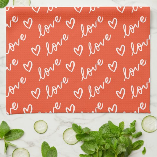 Liebe und Herz zeichnend im roten Hintergrund Geschirrtuch (Gefaltet)
