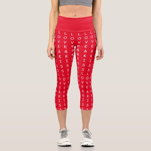 Liebe und Küsse, lustiges rotes Textdesign Capri Leggings (Vorderseite)