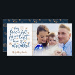 Liebe und leichte Hanukkah-Fotokarte Feiertagskarte<br><div class="desc">Ein stilvolles und modernes Hanukkah-Design in den Imitaten goldene Folie und dunkelblau. Einfach mit Ihrem eigenen Foto und Text anpassen.</div>