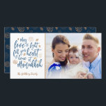 Liebe und leichte Hanukkah-Fotokarte Feiertagskarte<br><div class="desc">Ein stilvolles und modernes Hanukkah-Design in den Imitaten goldene Folie und dunkelblau. Einfach mit Ihrem eigenen Foto und Text anpassen.</div>