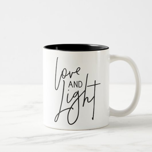 LIEBE UND LICHT beschriftete moderne Chichand Zweifarbige Tasse (Rechts)