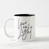 LIEBE UND LICHT beschriftete moderne Chichand Zweifarbige Tasse (Links)