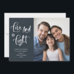 Liebe und Licht| Dunkles blaues Hanukkah-Foto Feiertagskarte<br><div class="desc">Diese einfache und stilvolle dunkelblaue Happy Hanukkah-Fotokarte verfügt über ein modernes,  weißes,  handgeschriebenes Skript,  das "Liebe und Licht" sagt,  und den Star of David,  mit Ihrem persönlichen Foto.</div>