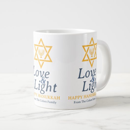 Liebe und Licht | Einfache Hanukkah-Familie Jumbo-Tasse (Vorderseite Rechts)