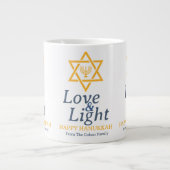 Liebe und Licht | Einfache Hanukkah-Familie Jumbo-Tasse (Vorderseite)