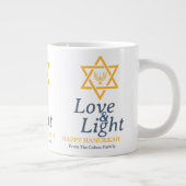 Liebe und Licht | Einfache Hanukkah-Familie Jumbo-Tasse (Rechts)