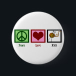Liebe und Verbitterung Button<br><div class="desc">Ich gehe nirgendwo hin ohne meine Nadeln und Garne zum Stricken. Ein niedliches Strickgeschenk,  das Peace Liebe Strick unter einem hübschen Design liest.</div>