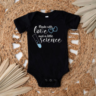 Liebe und Wissenschaft IVF Zitat Sky Blue White Te Baby Strampler