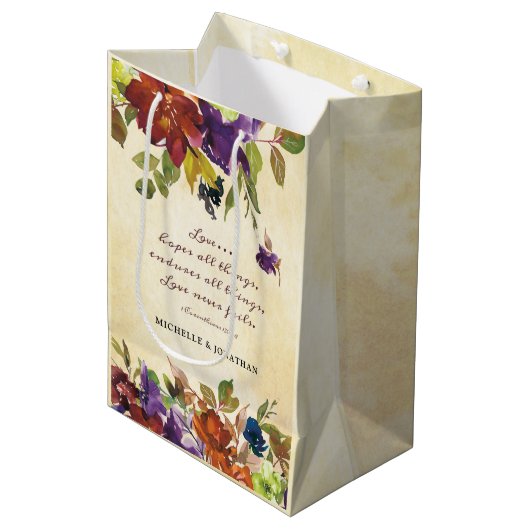 Liebe versage nie Blütenverse Fall Blumenhochzeit Mittlere Geschenktüte (Vorderseite Schrägansicht)