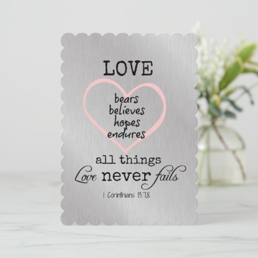 Liebe Versage nie Hochzeit von Bibelversen Einladung (Stehend Vorderseite)