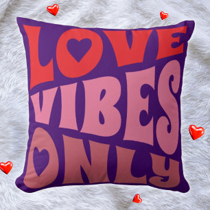 Liebe Vibes Nur Groovy Typografie Pink Lila Rot Kissen