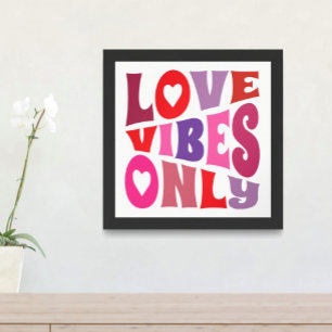 Liebe Vibes nur kühne Typografie Rosa Lila Poster