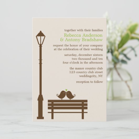 Liebe-Vögel auf Park-Bank-Hochzeit Einladung (Stehend Vorderseite)