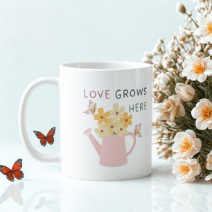 Liebe wächst hier Florales Gartenzitat Kaffeetasse