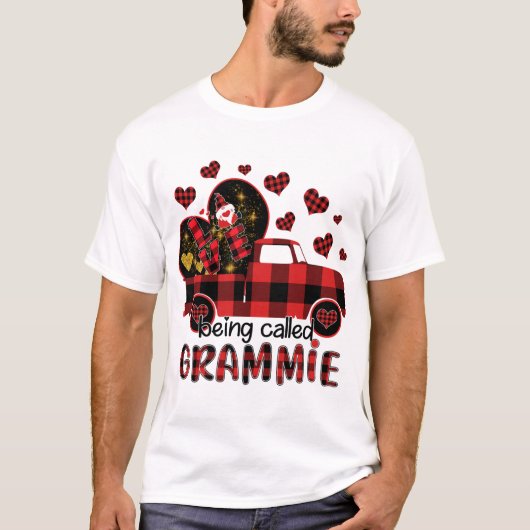 Liebe wird Grammie Red Truck Gnome Valentin genann T-Shirt (Vorderseite)