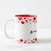 Liebe wird in jedem Schluck gebraut Zweifarbige Tasse (Links)